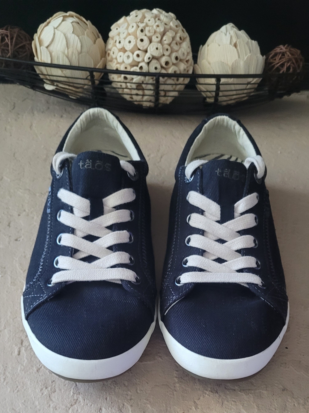 Size 9.5 Taos Star Black Canvas Women Sneakers STA-12844